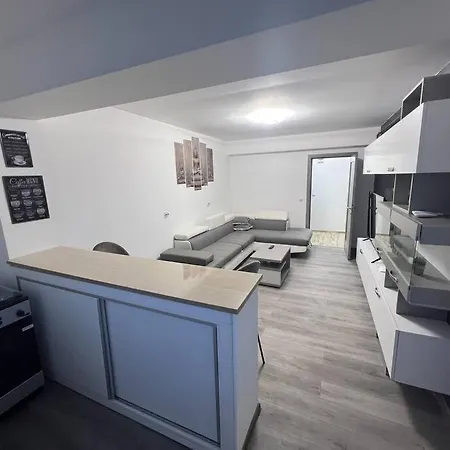 Lovely Flat With Bathtub 5 Mins From Center Craiova Exterior foto