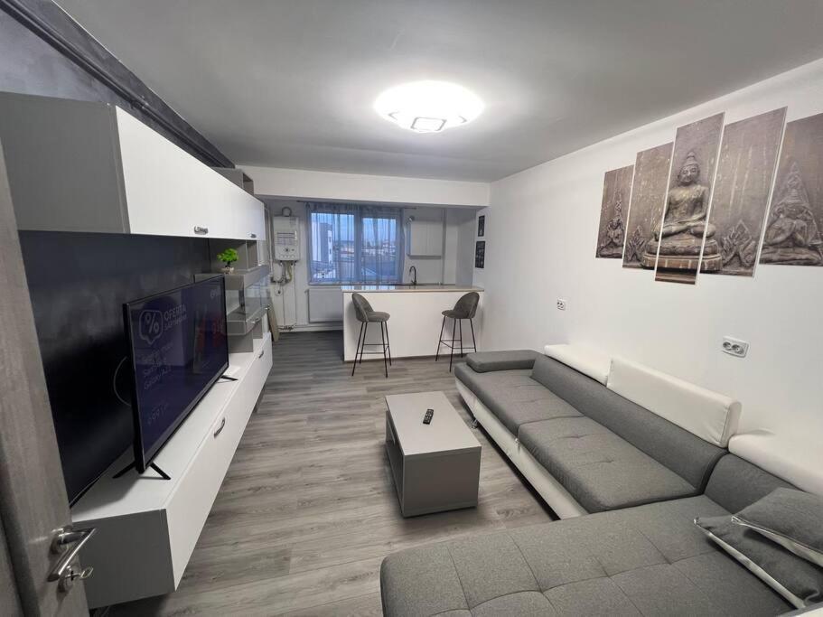 Lovely Flat With Bathtub 5 Mins From Center * Craiova